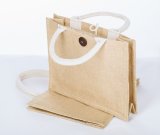 Jutová taška s bílým lemováním a knoflíkem